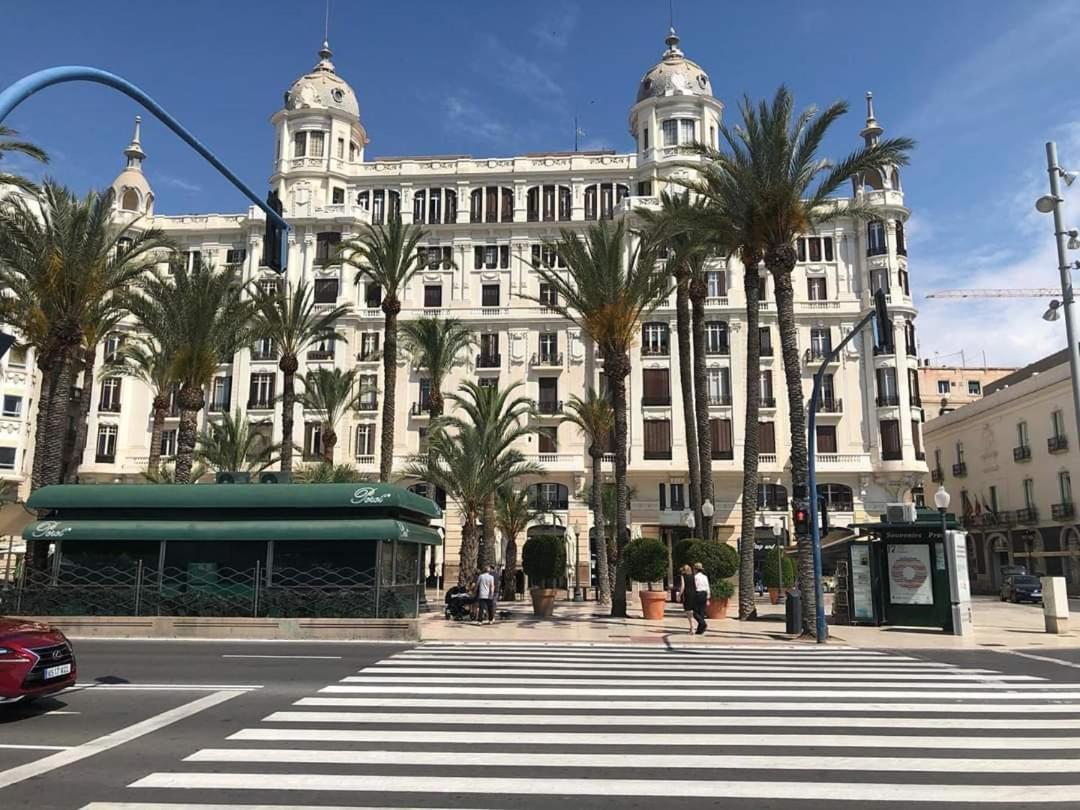 アリカンテApartamento Casaturis Con Vistas A La Playa Del Postiguet A103アパートメント エクステリア 写真